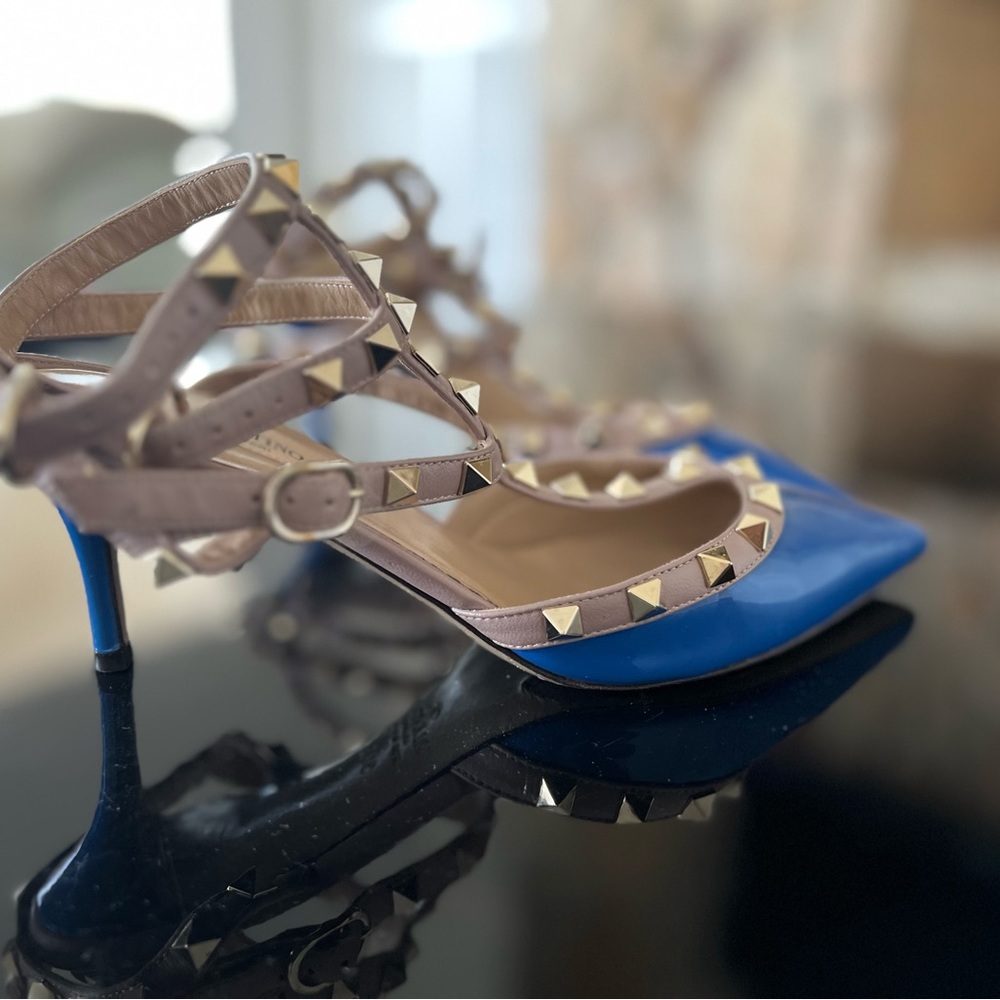 Valentino Rockstud Pumps kitten heels